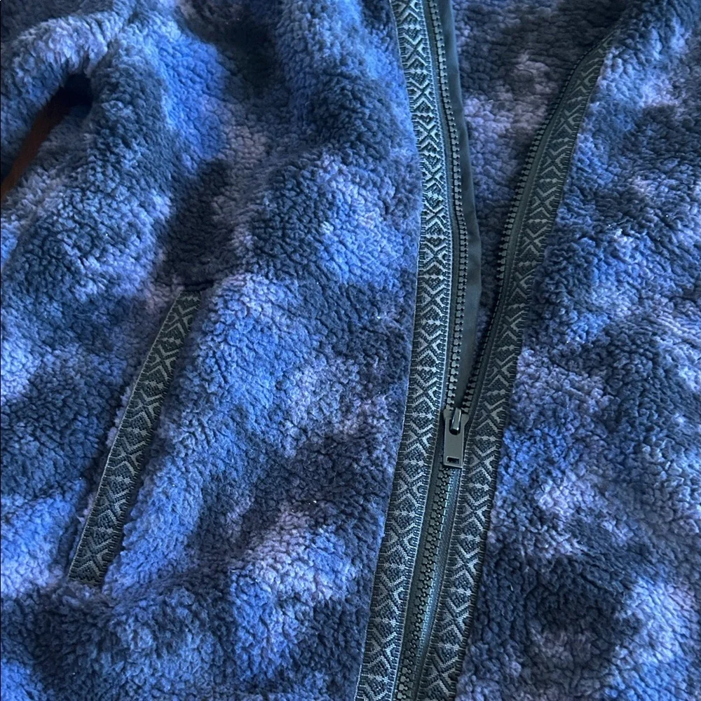 Old Navy Kids Size 10-12 NWT Printed Sherpa Zip Jacket for Boys